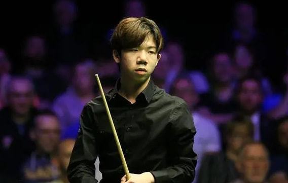 与年龄不相 与年龄不相