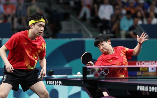 尽管他在球 尽管他在球