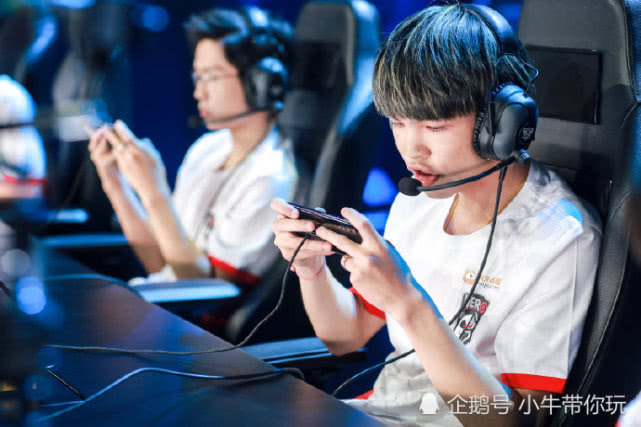 妈生睡眼 妈生睡眼