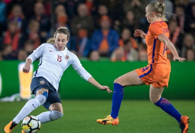 他们通过高 他们通过高